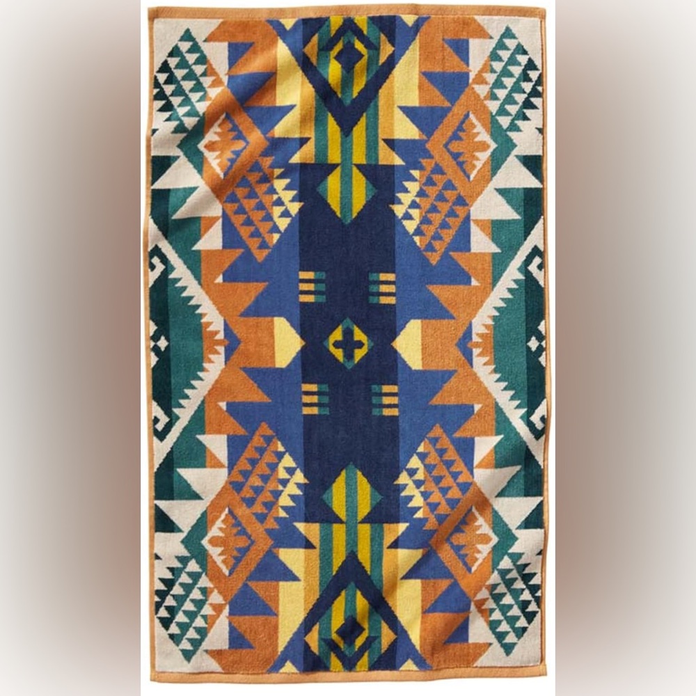 NWOT Pendleton Journey West Bright Jacquard x1 Hand Towel (2 available)